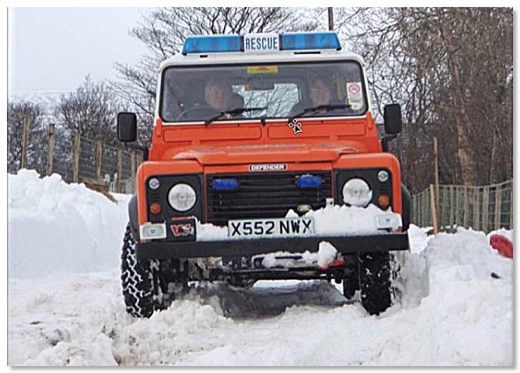 SnowyRoad_800s
